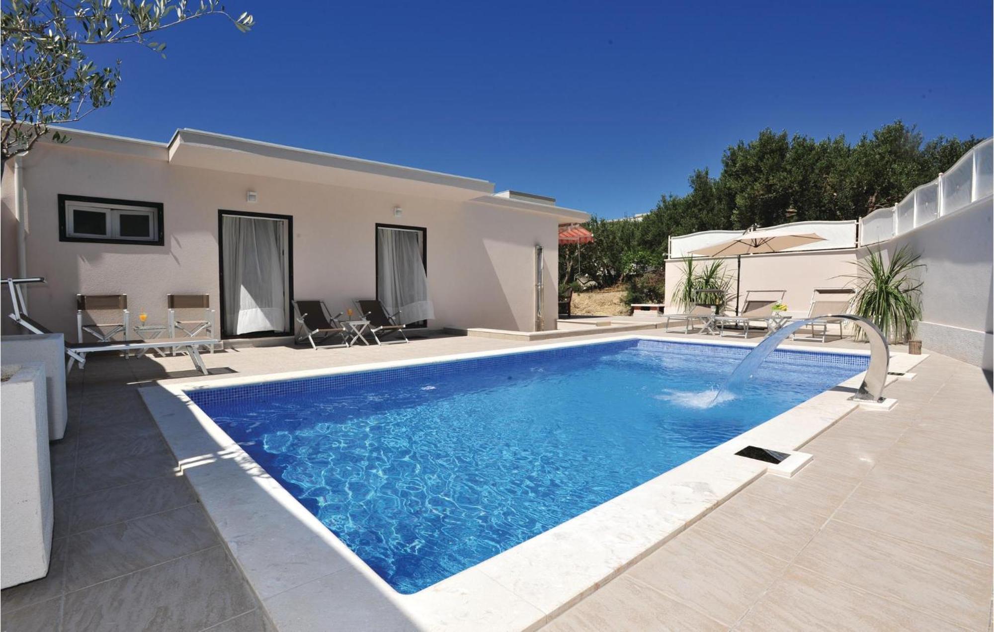 3 Bedroom Gorgeous Home In Makarska Exterior photo
