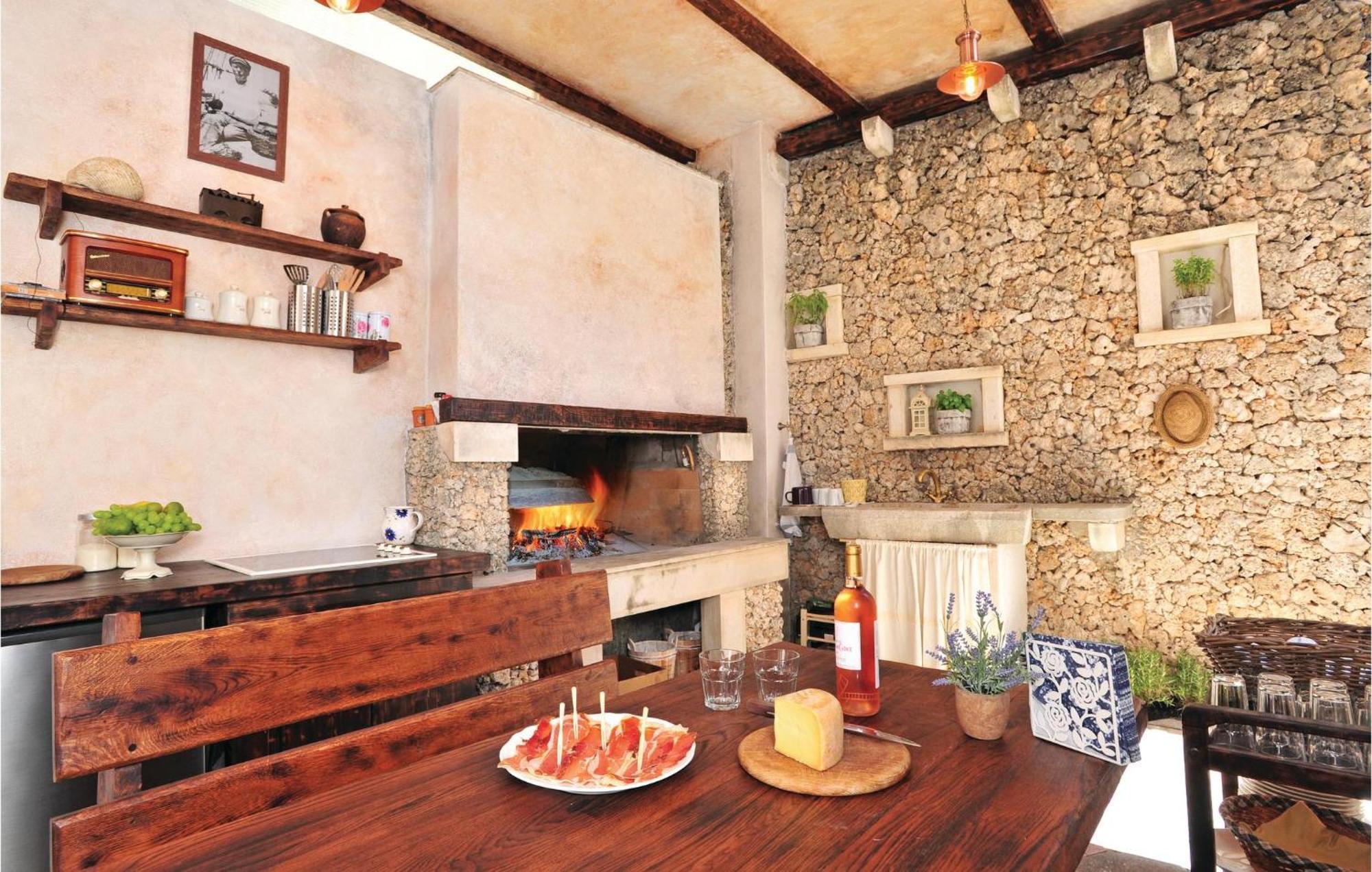 3 Bedroom Gorgeous Home In Makarska Exterior photo